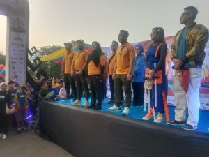 Walikota Bandar Lampung Eva Dwiana Melepas Peserta Indomaret Fun Run 2024 di Lapangan Saburai